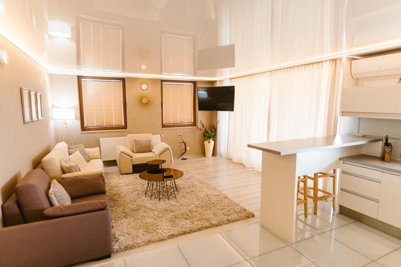 Sky View - Luxury Apartment With A Dream View Brasov Exterior photo