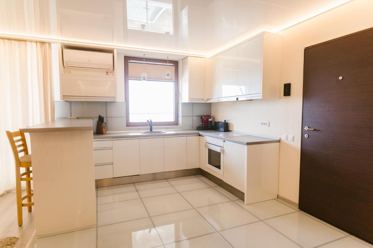 Sky View - Luxury Apartment With A Dream View Brasov Exterior photo