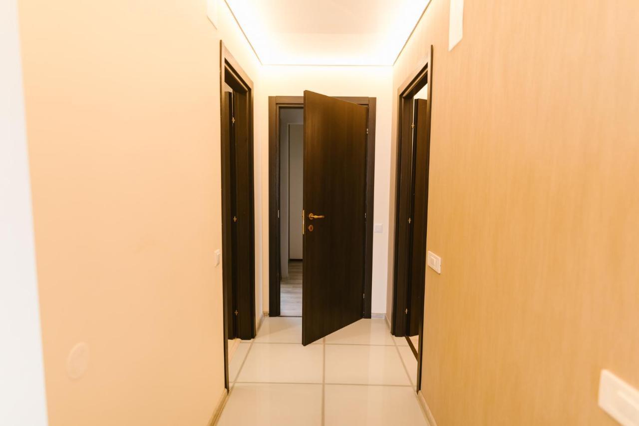 Sky View - Luxury Apartment With A Dream View Brasov Exterior photo