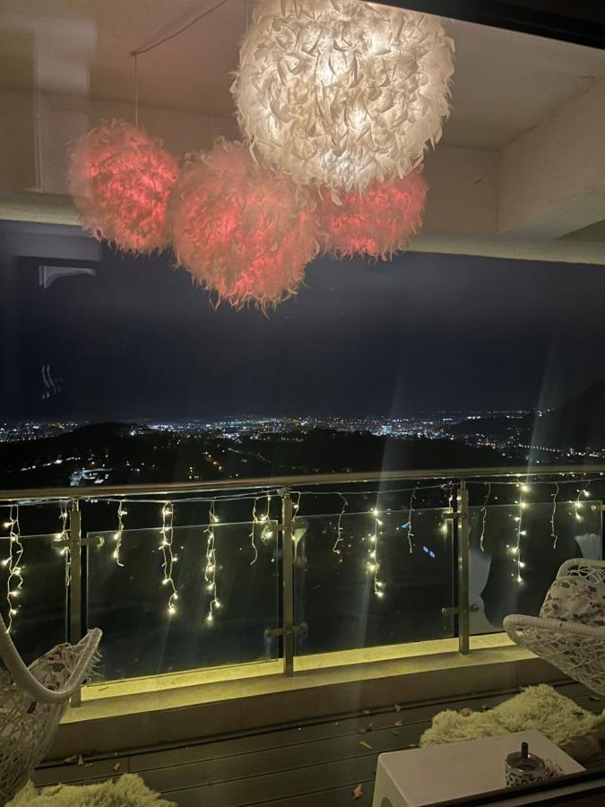 Sky View - Luxury Apartment With A Dream View Brasov Exterior photo